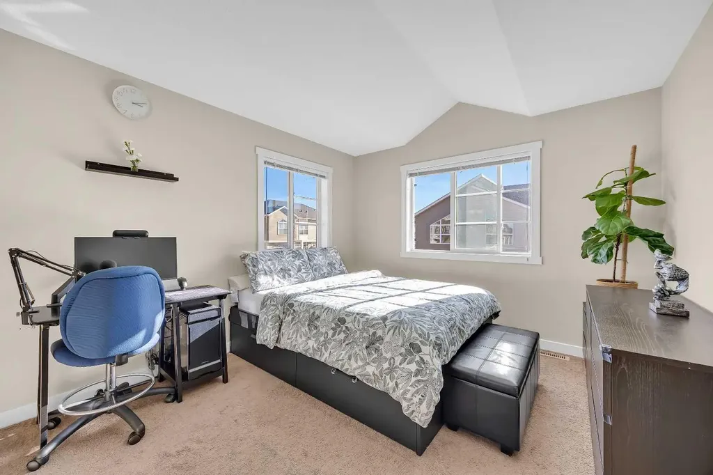 405 Redstone View NE Calgary AB t3n0m9