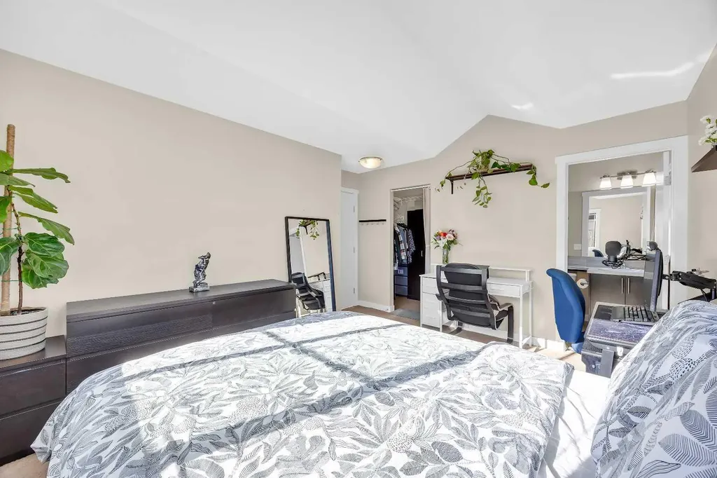 405 Redstone View NE Calgary AB t3n0m9