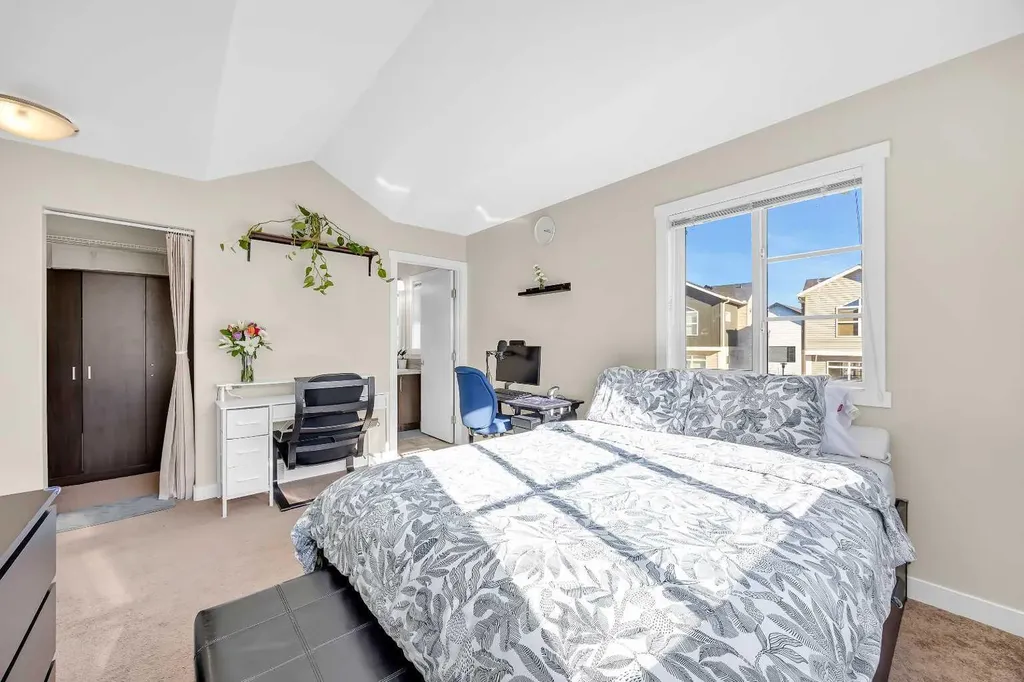 405 Redstone View NE Calgary AB t3n0m9