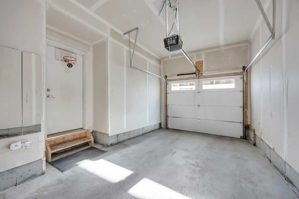 405 Redstone View NE Calgary AB t3n0m9