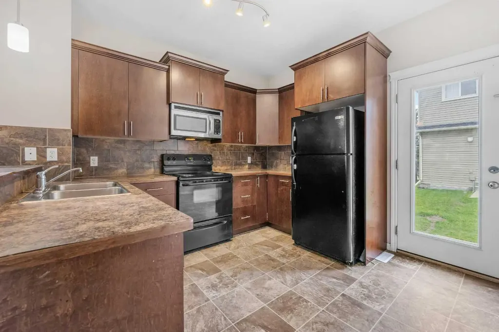 111 Tarawood Lane NE Calgary AB T3J 0H1