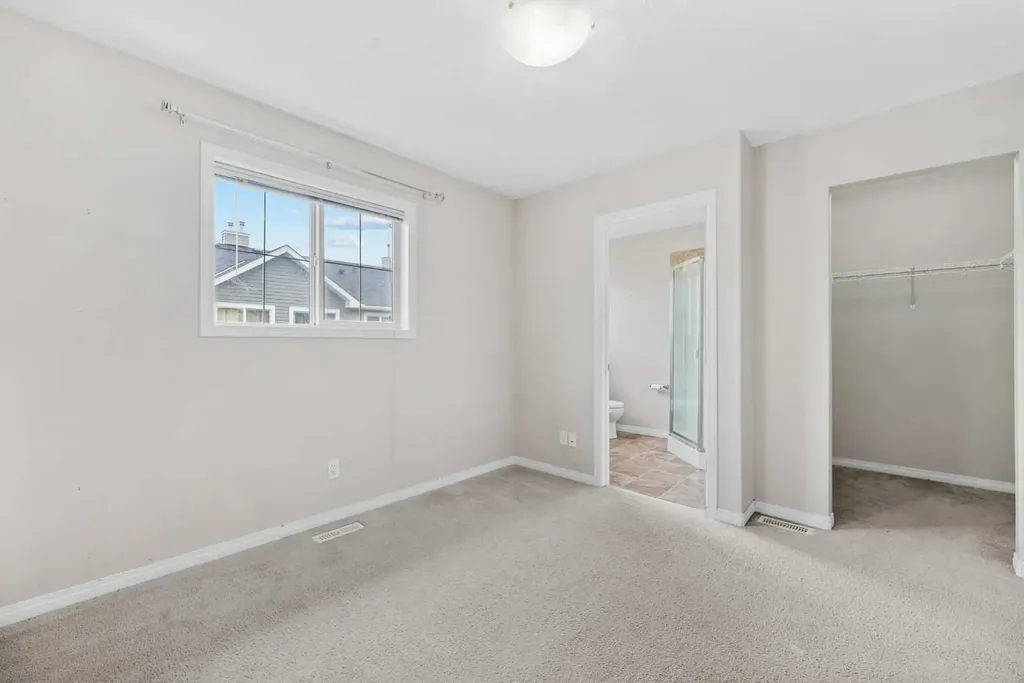 111 Tarawood Lane NE Calgary AB T3J 0H1