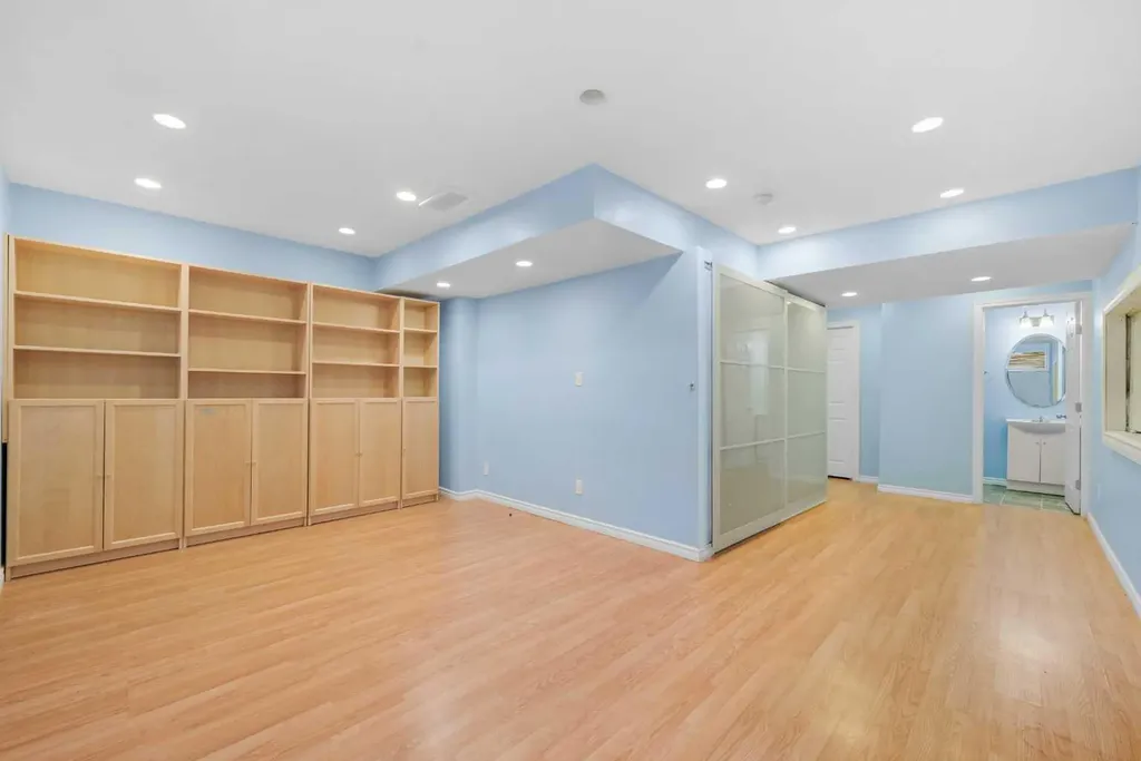 111 Tarawood Lane NE Calgary AB T3J 0H1