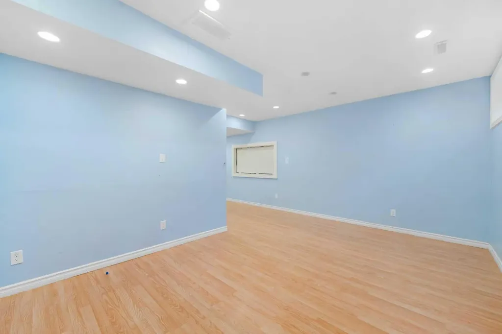 111 Tarawood Lane NE Calgary AB T3J 0H1