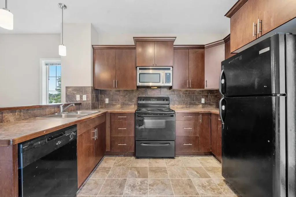 111 Tarawood Lane NE Calgary AB T3J 0H1