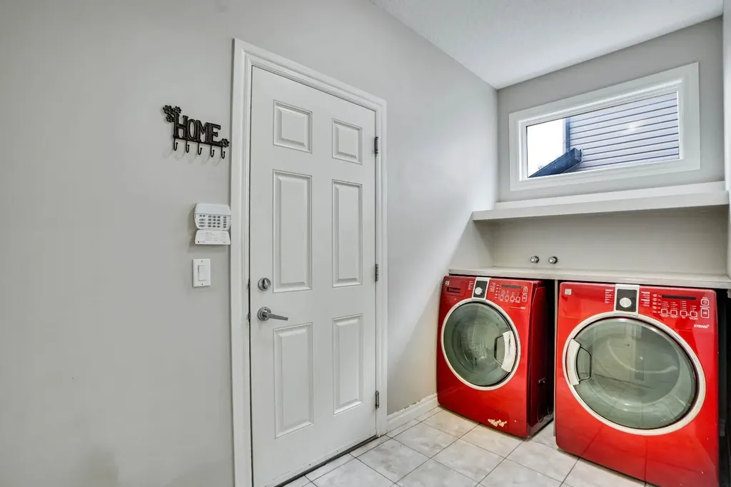 117 Hawkmere Place Chestermere AB T1X 0C6