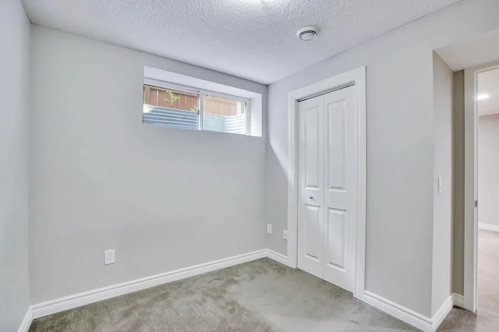117 Hawkmere Place Chestermere AB T1X 0C6