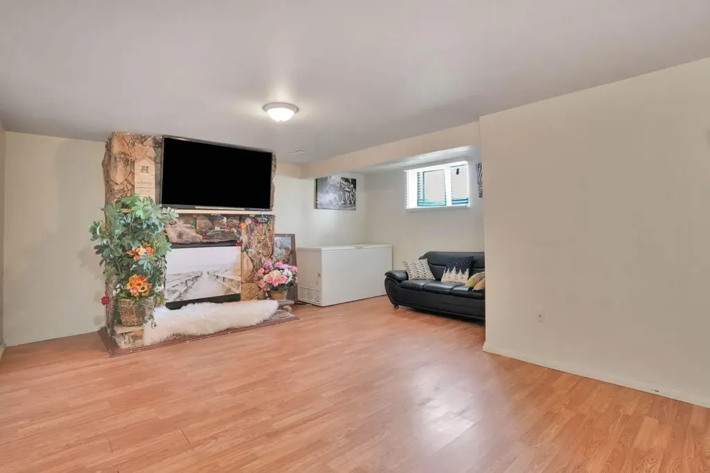 43 Maranda Close NE Calgary AB T2A 3E7
