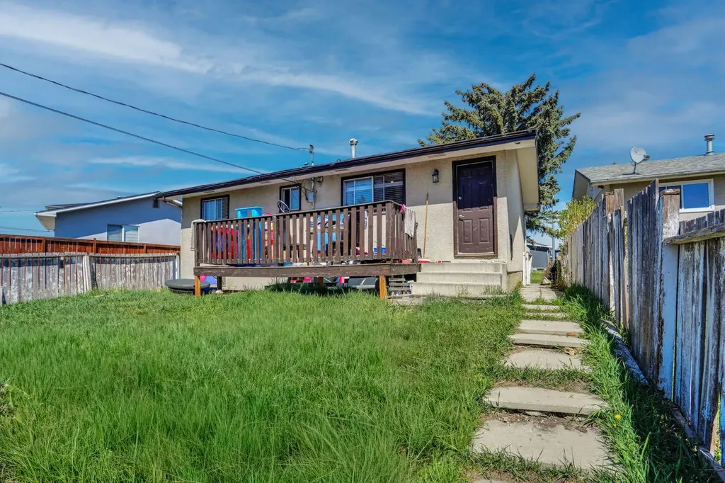 43 Maranda Close NE Calgary AB T2A 3E7