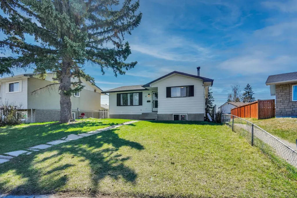 43 Maranda Close NE Calgary AB T2A 3E7