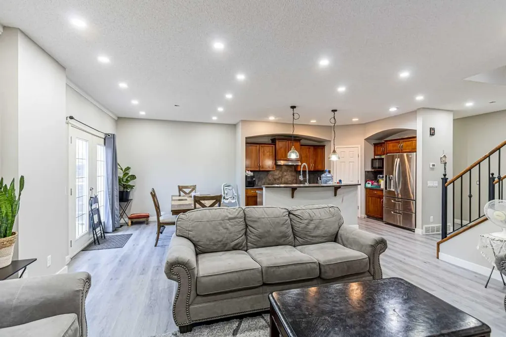 183 West Creek Landing Chestermere AB T1X 1R8