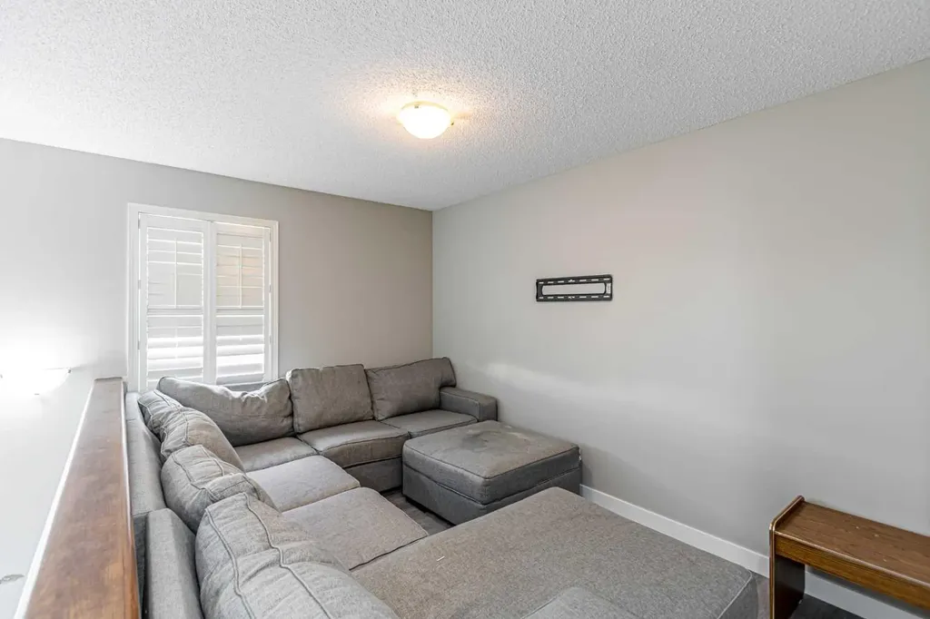 183 West Creek Landing Chestermere AB T1X 1R8