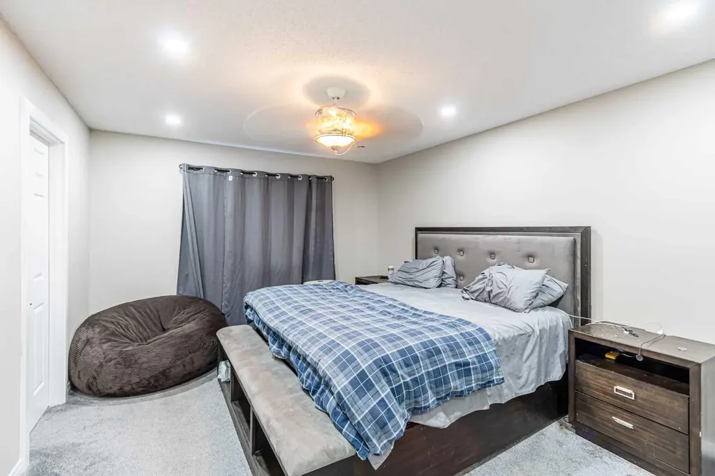 183 West Creek Landing Chestermere AB T1X 1R8