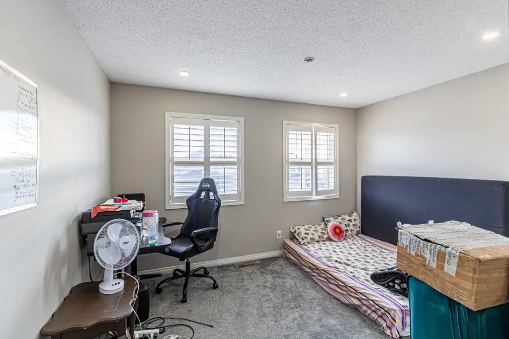 183 West Creek Landing Chestermere AB T1X 1R8