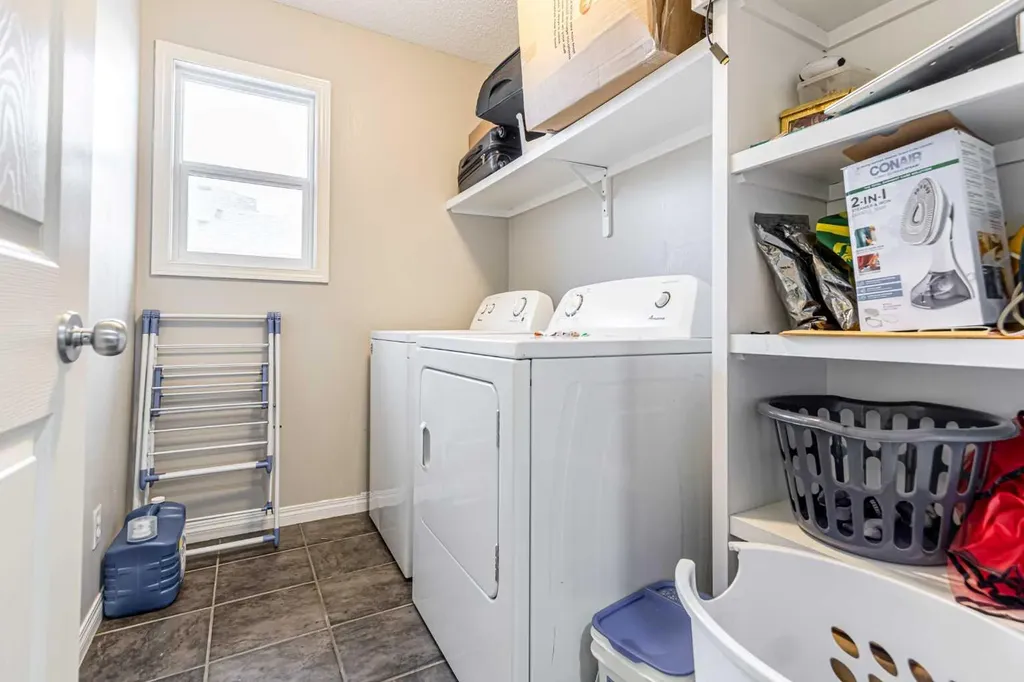 183 West Creek Landing Chestermere AB T1X 1R8