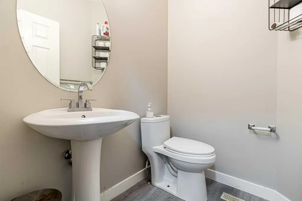 183 West Creek Landing Chestermere AB T1X 1R8