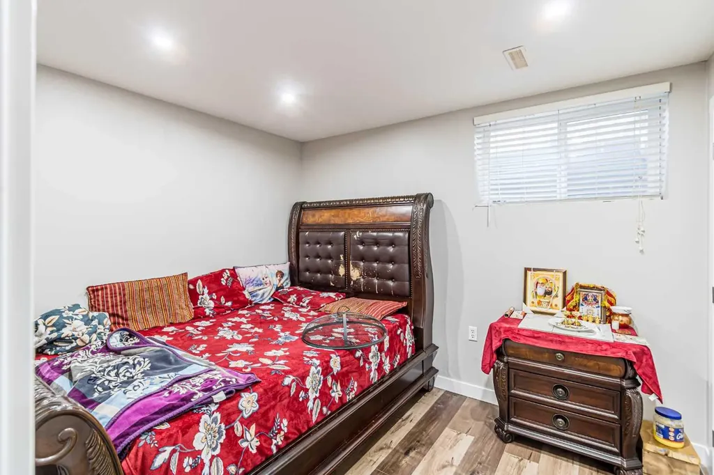 183 West Creek Landing Chestermere AB T1X 1R8