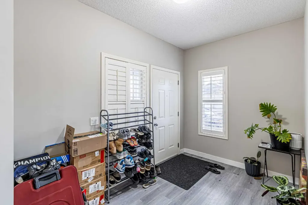 183 West Creek Landing Chestermere AB T1X 1R8