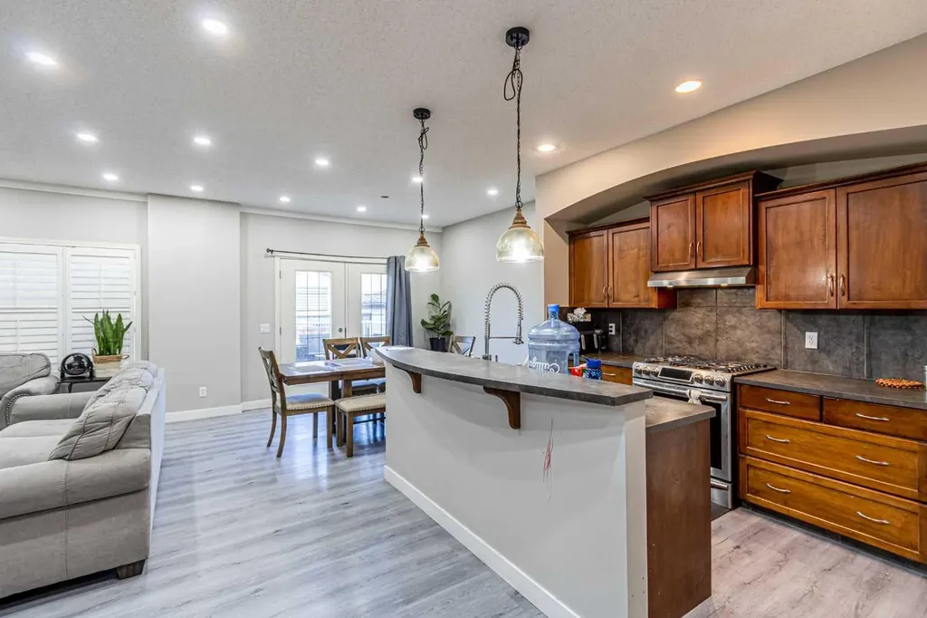 183 West Creek Landing Chestermere AB T1X 1R8