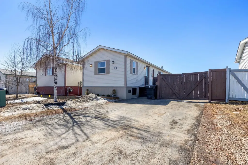 144 Mitchell Drive Fort Mcmurray AB T9K2P1