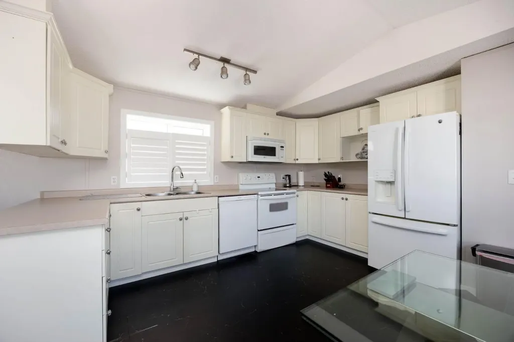 144 Mitchell Drive Fort Mcmurray AB T9K2P1