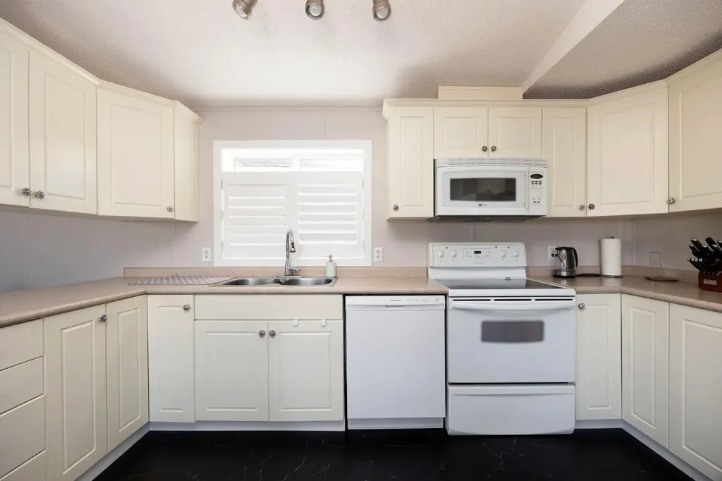 144 Mitchell Drive Fort Mcmurray AB T9K2P1