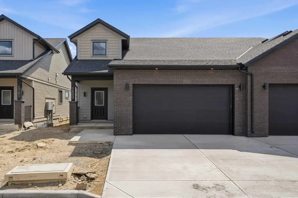 15 Coopersfield Link SW Airdrie AB T4B 5P5
