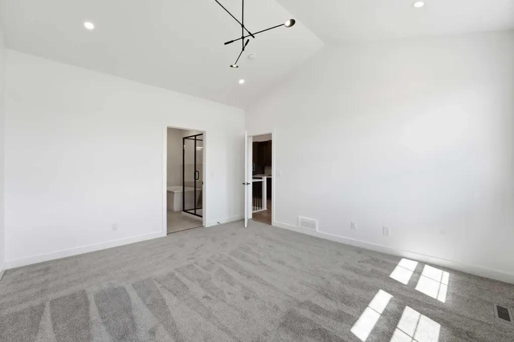 15 Coopersfield Link SW Airdrie AB T4B 5P5