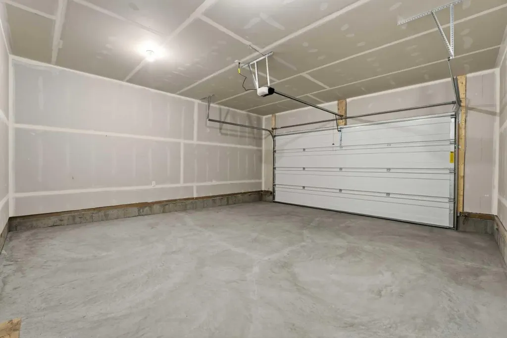 15 Coopersfield Link SW Airdrie AB T4B 5P5