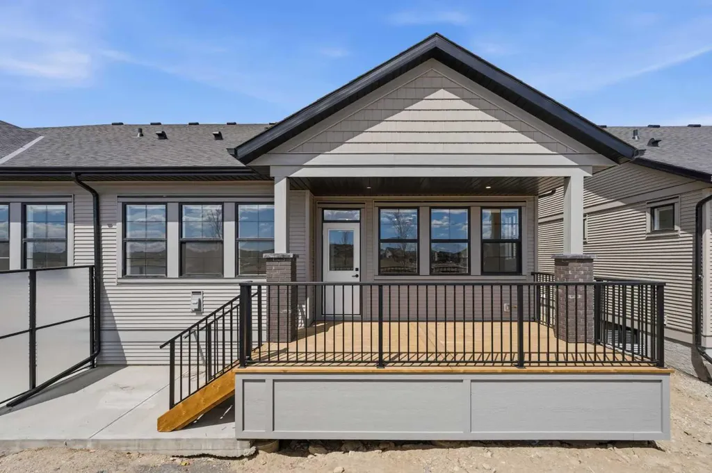 15 Coopersfield Link SW Airdrie AB T4B 5P5