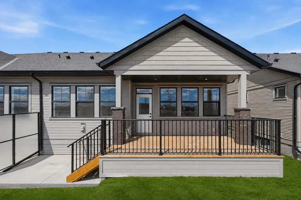 15 Coopersfield Link SW Airdrie AB T4B 5P5