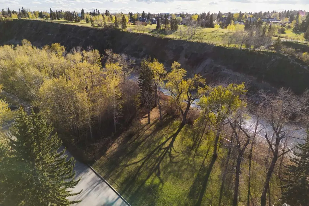 1334 Riverdale Avenue SW Calgary AB T2S 0Y8