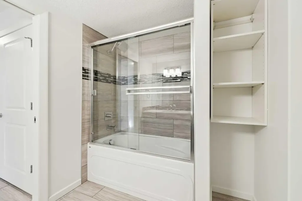 402 Kincora Glen Road NW Calgary AB T3R 0V2