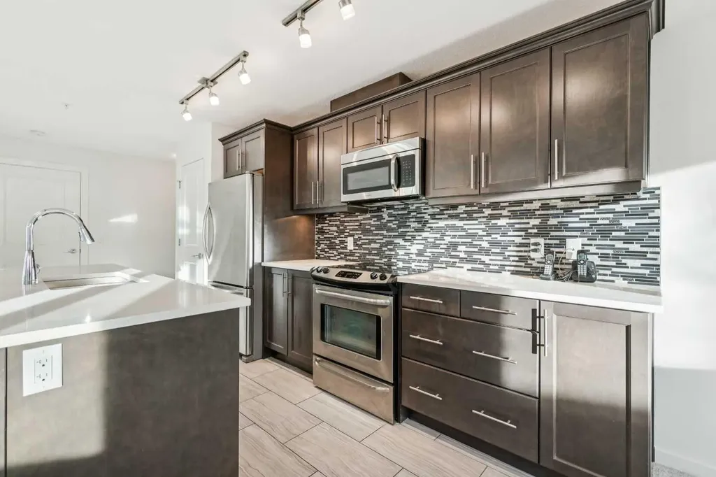 402 Kincora Glen Road NW Calgary AB T3R 0V2