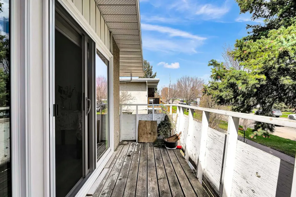 5023 North Haven Drive NW Calgary AB T2K 2K5