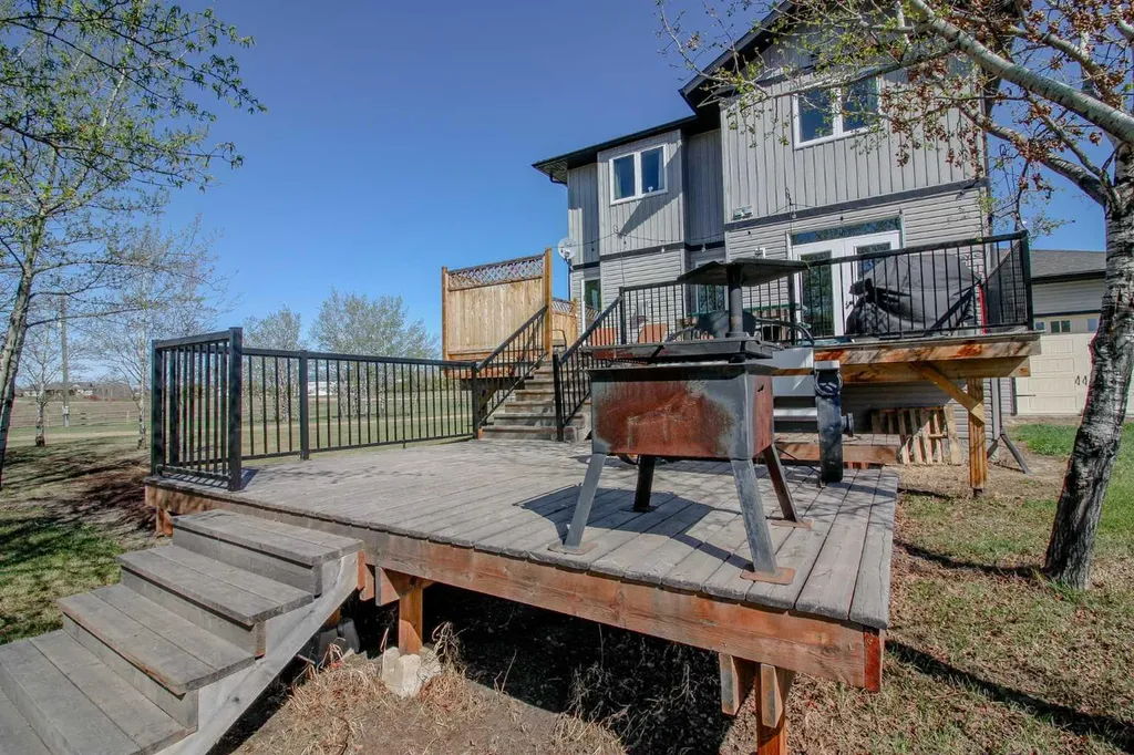 712054 Range Road 55 Grande Prairie AB T8X 4A8