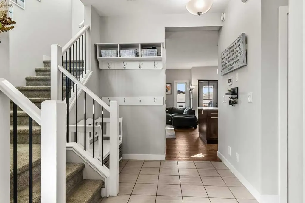 59 Reynolds Road Sylvan Lake AB T4S 0L8