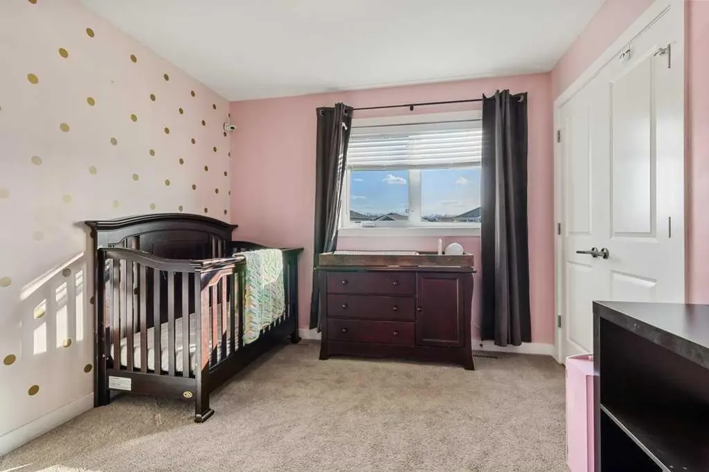 59 Reynolds Road Sylvan Lake AB T4S 0L8