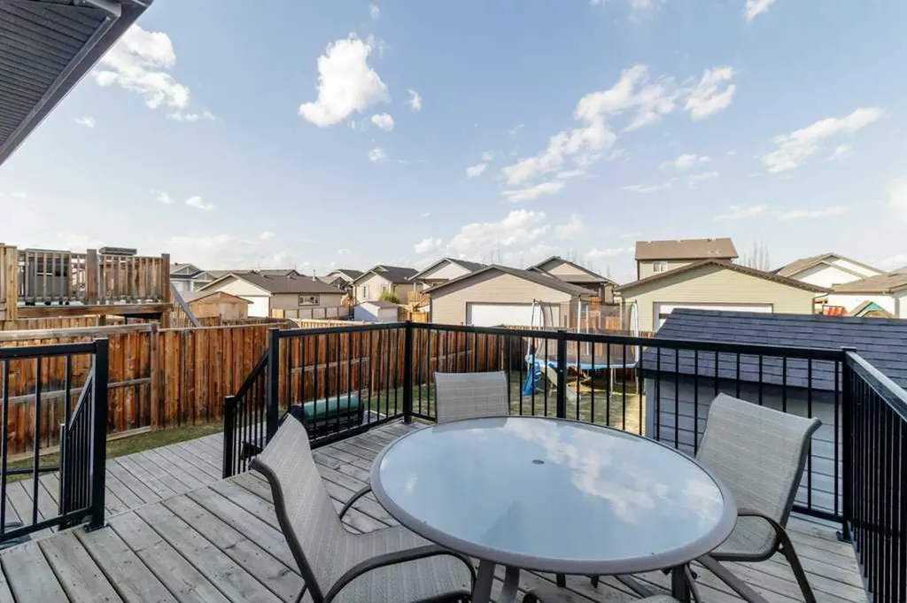 59 Reynolds Road Sylvan Lake AB T4S 0L8