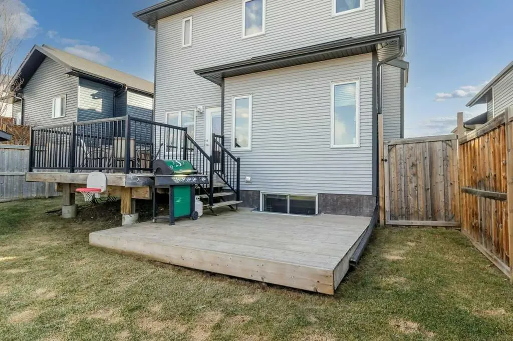 59 Reynolds Road Sylvan Lake AB T4S 0L8