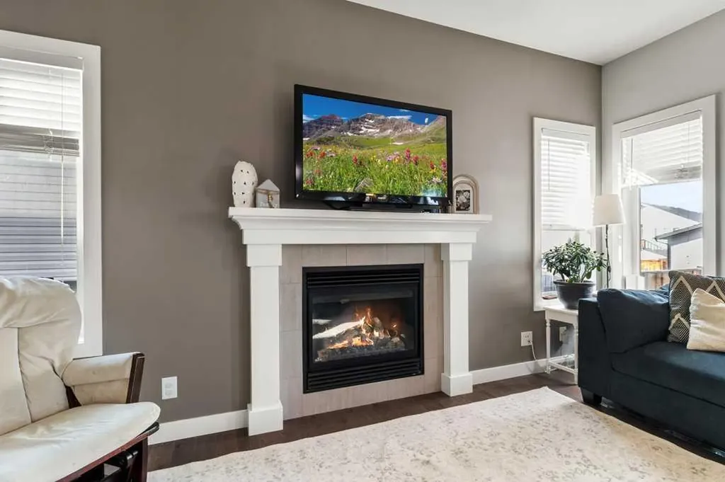59 Reynolds Road Sylvan Lake AB T4S 0L8