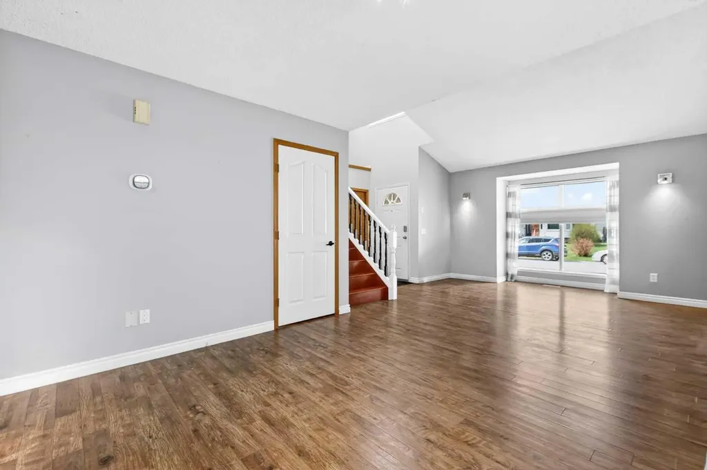 32 Millrise Crescent SW Calgary AB T2Y 2H6