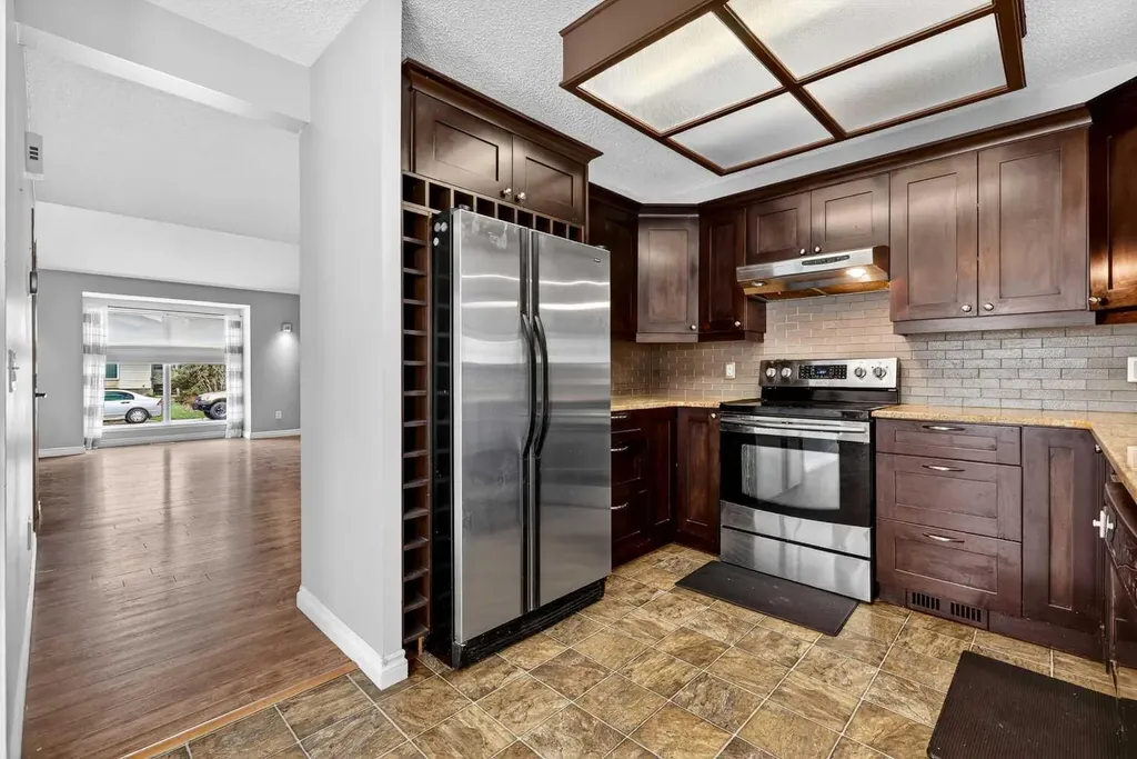 32 Millrise Crescent SW Calgary AB T2Y 2H6