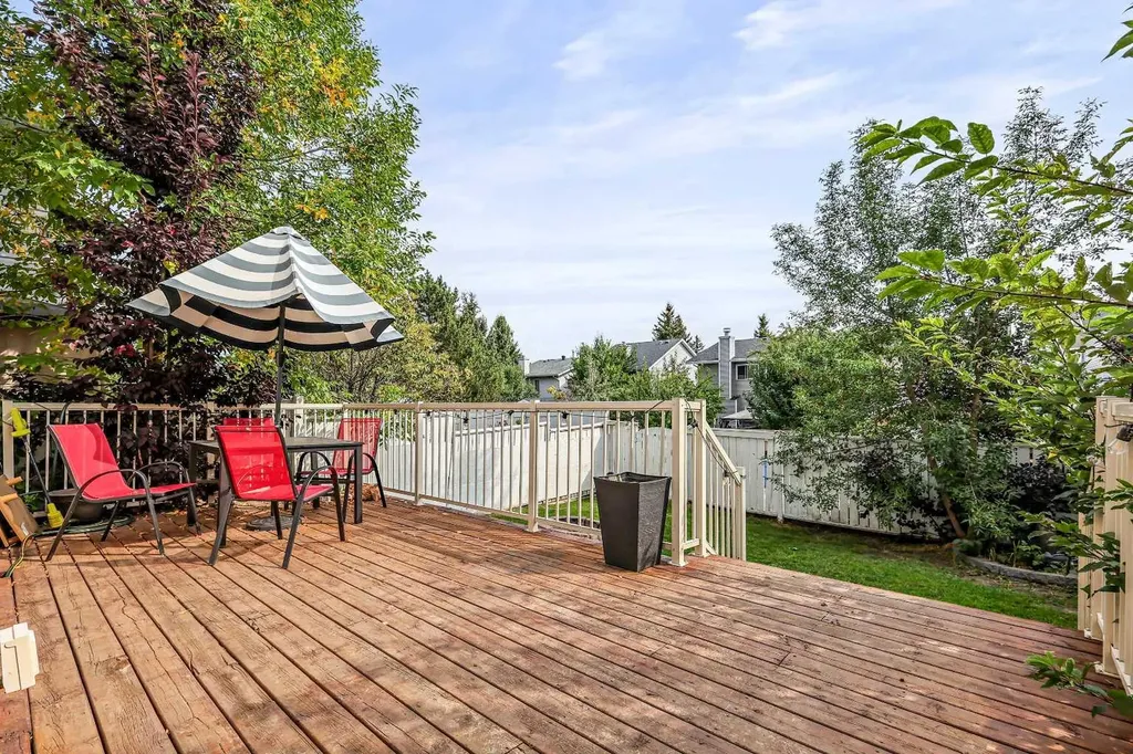 32 Millrise Crescent SW Calgary AB T2Y 2H6