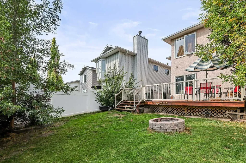 32 Millrise Crescent SW Calgary AB T2Y 2H6
