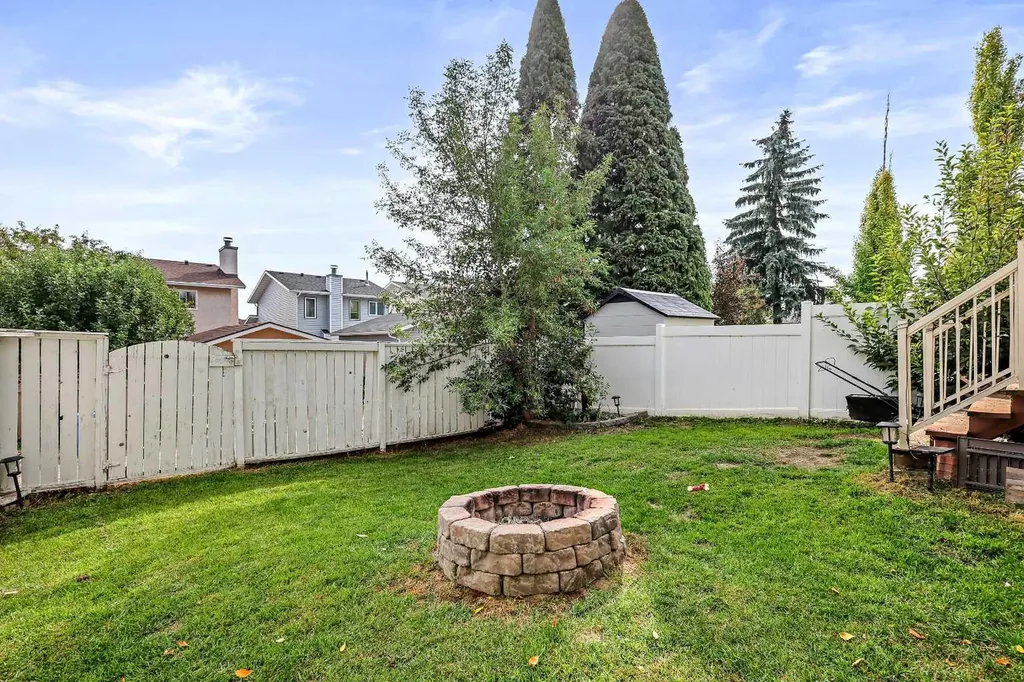 32 Millrise Crescent SW Calgary AB T2Y 2H6