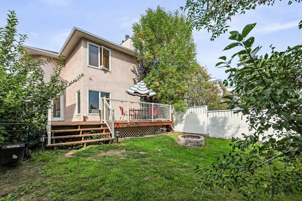 32 Millrise Crescent SW Calgary AB T2Y 2H6