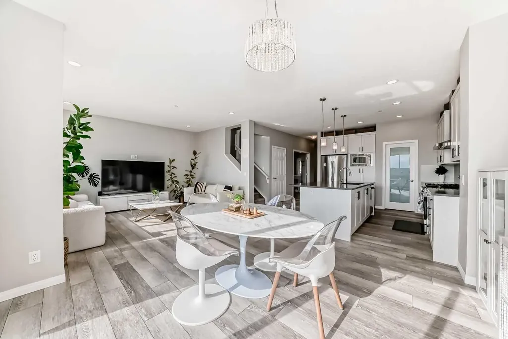 73 Lucas Heights NW Calgary AB T3P1S8