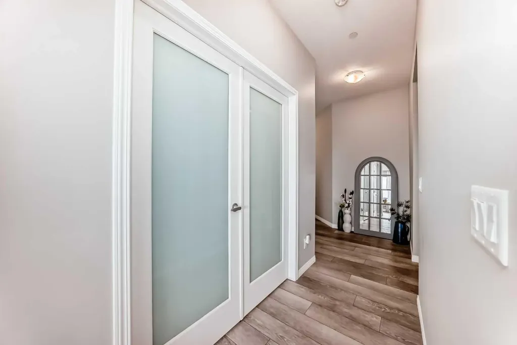 73 Lucas Heights NW Calgary AB T3P1S8