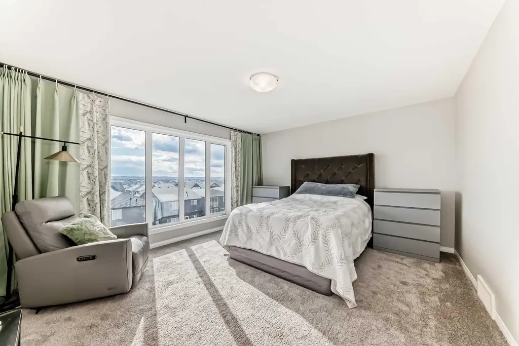 73 Lucas Heights NW Calgary AB T3P1S8